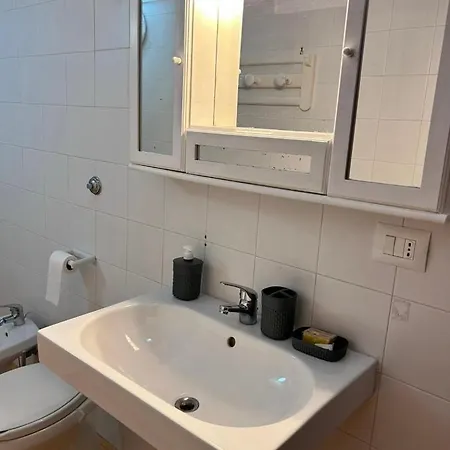Casa Con Finestra Che Vede Il Mare *